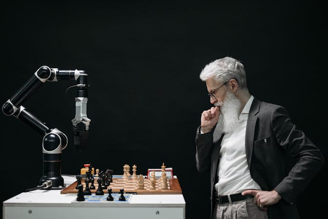 傳奇創投家霍夫曼眼中的未來：AI不會取代、而是會放大人類能力