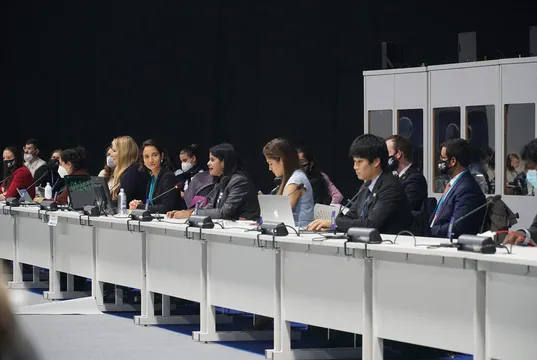 【COP26直擊】官方認證的YOUNGO青年日裡沒青年，COP26是否還記得要「一起」？