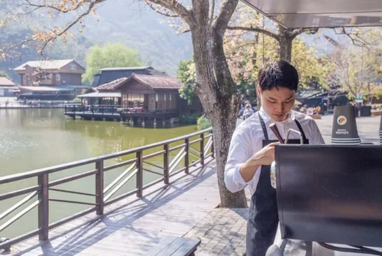 路易莎3號店的故事——我看著一個年輕的創業者夢想成真