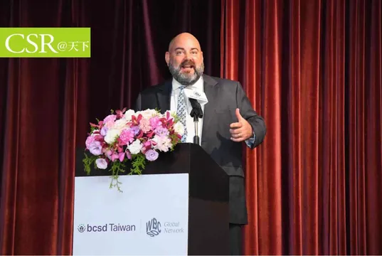施崇棠親自介紹上台的Joe Phelan：社會不平等風險是2024年ESG重點，企業的永續解方需要以人為本