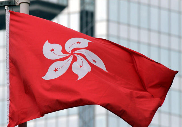 抗命、巢運 港台街頭對望