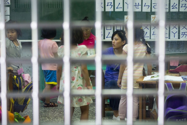 保障代理教師權益，給他們一個完整的聘期！