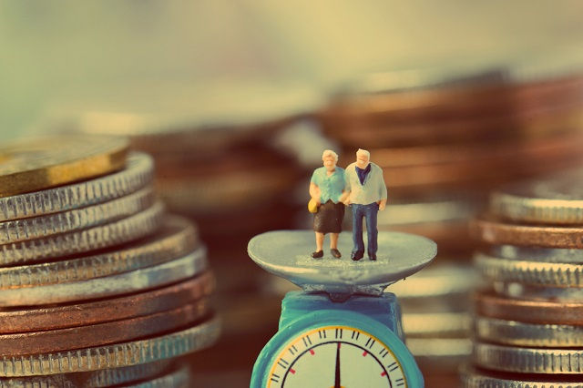 新政府與年金改革