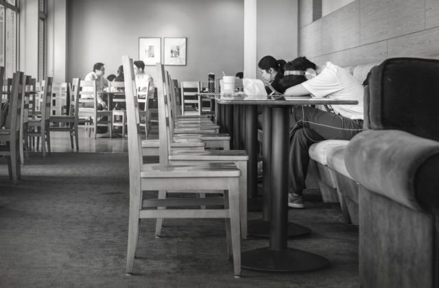 【投書】英文不如人是台灣學生不用功？時數不足與方法錯誤，才是能力不佳的元兇！