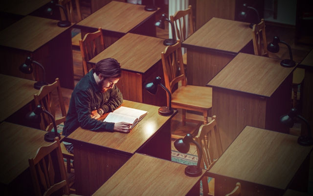 一位大學老師的真實遭遇──侵害學術自由與校園民主的「大學教師評鑑」（上）