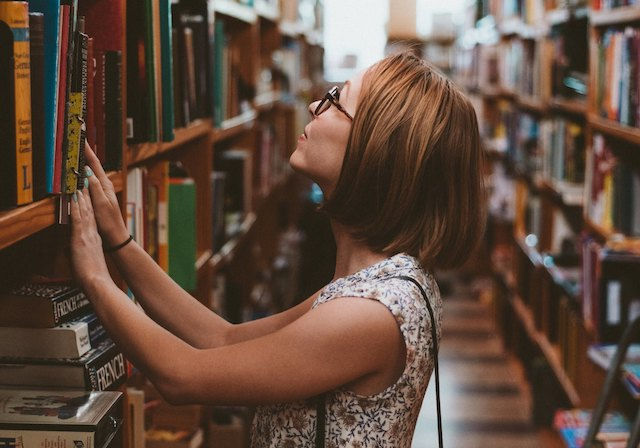 濫竽充數的大學，自我膨脹的學生：21世紀的「高教失格」