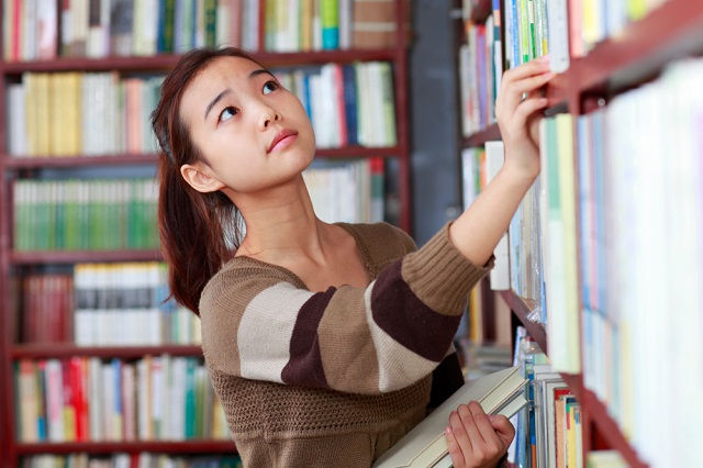 她可能是個文青，為什麼在台灣只能是文盲？