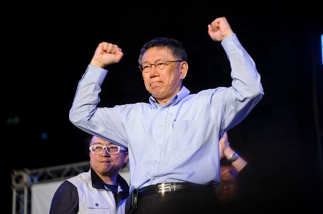 凍蒜！魅力領袖的政治幻影