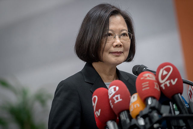 蔡英文為什麼失敗？後魅力時代的無魅力者