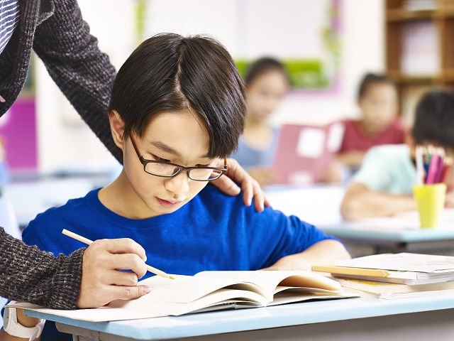 【投書】補教老師告訴你：家長急著「補素養」的心態背後，教改沒改到的其實是……
