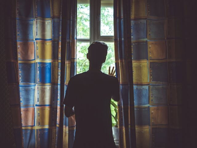 凝視暴力時，你看見的是個人傷痛還是社會共業？