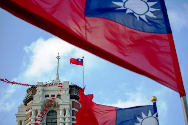 在政治中孤單、在理想中受傷，卻依然不放棄的「存在感保衛戰」