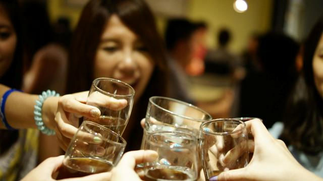 文字工作者的斜槓人生：熱炒店兼職酒促的臥底觀察