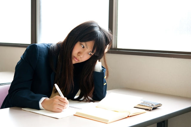 【投書】高中新課綱的反思：基本授課時數都不夠，還想要老師變出多少花樣？