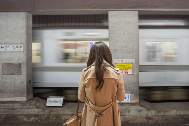 事業、丈夫、小孩，什麼都沒有……「女力抬頭」下的女性困境