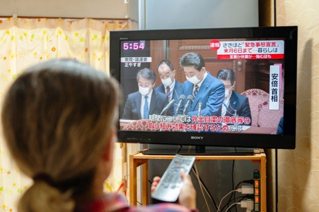 劣化日本：國王的新衣與安倍晉三的口罩