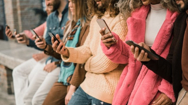 整天都想滑？美國習慣學權威教你擺脫「手機成癮症」