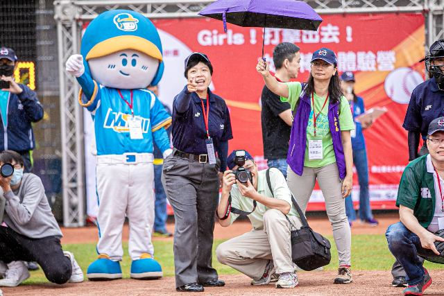 【投書】用運動，讓女孩學會做自己：靈界譯者劉柏君的後通靈人生