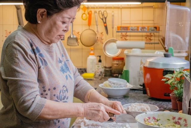 一個女人的《孤味》：那些孤單的片刻，讓林秀英陪你一起承受