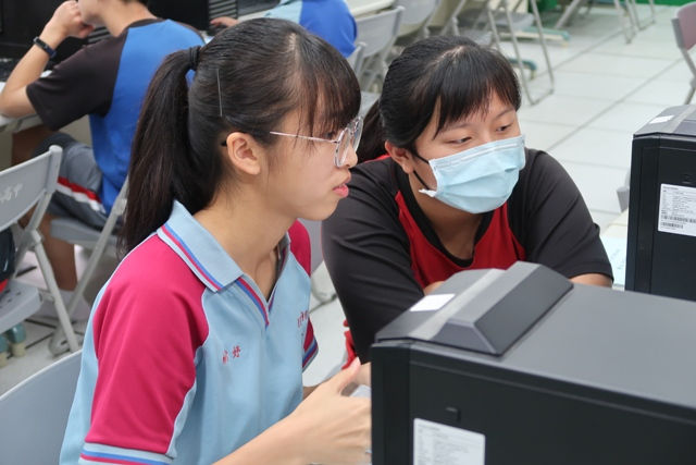 「跨校選修」大冒險：今天，我們去別人的學校上課！