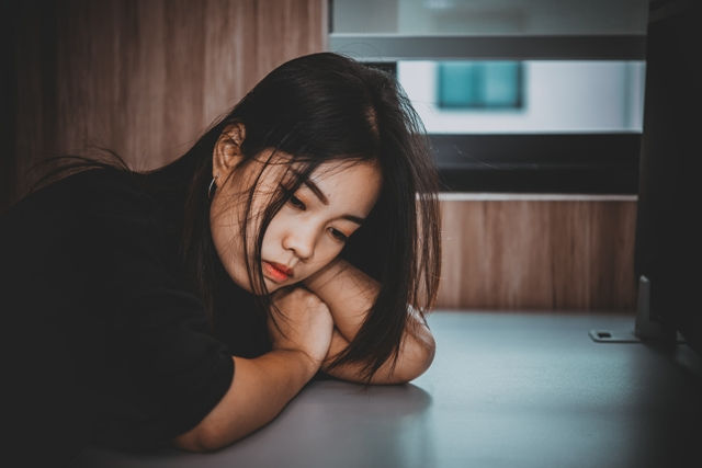以身體換取「被愛感」──孩子和父母的依附關係，如何影響孩子交男女朋友？