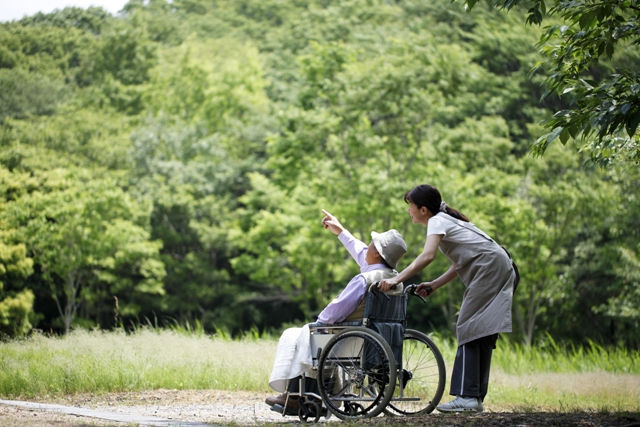 後新冠時代，日本長照給付，如何給予社會支援？