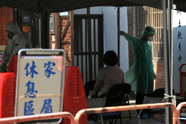 萬華疫情的無限傳播或有效控制，是民眾的共同責任