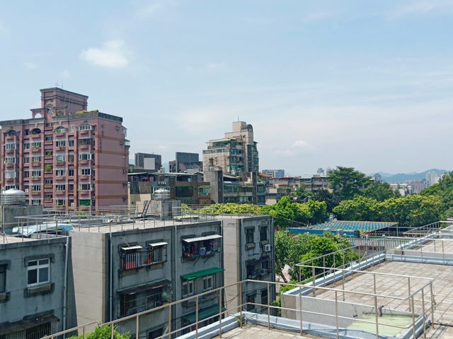 疫情蔓延，他們的避風港也被迫關閉……三級警戒下第一線兒少工作者的困境