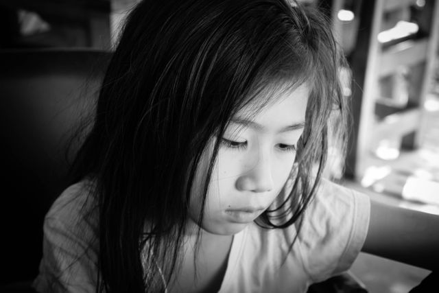 被家務照顧綑綁、成為就業弱勢，解決女性貧困問題的希望在哪裡？