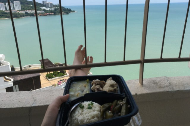 網路爛、飯難吃，卻有無敵海景：我的馬來西亞14天隔離記