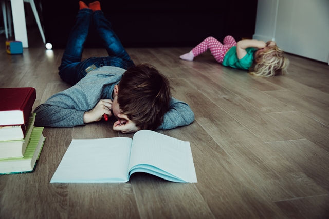 小孩去上學，父母去返校：「再經歷一次童年」這種事，你真的願意嗎？