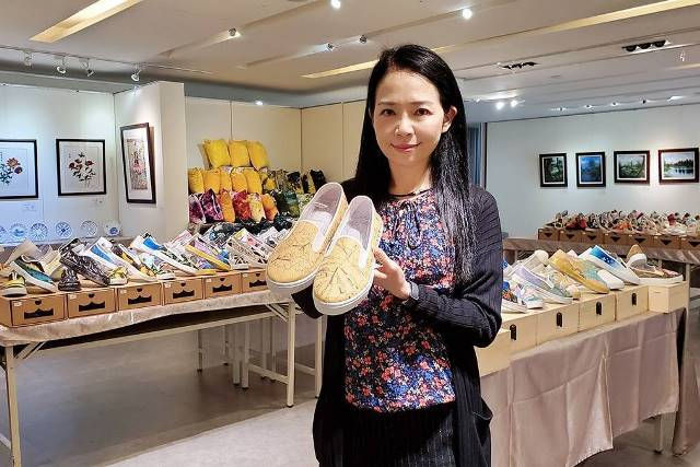 美術課也可以變成社會服務！師生彩繪以創作帶來溫暖