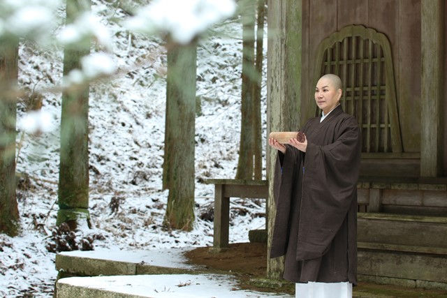 專訪唐美雲：圓頂入世的歌仔戲名伶