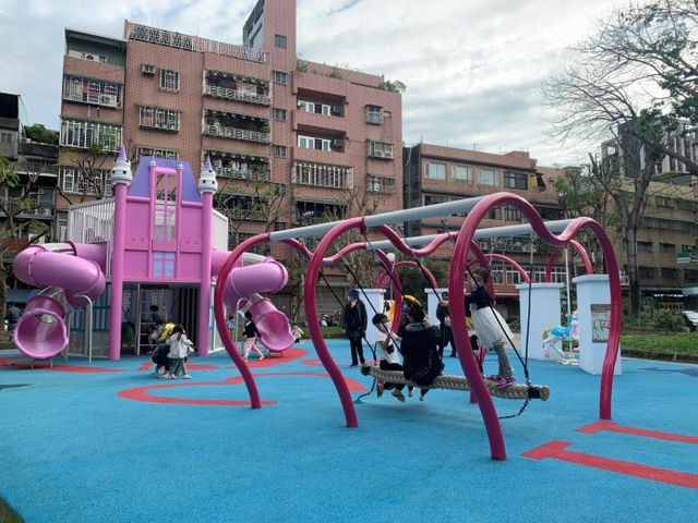 共融公園的重點是「同樂」，而非「多用途」