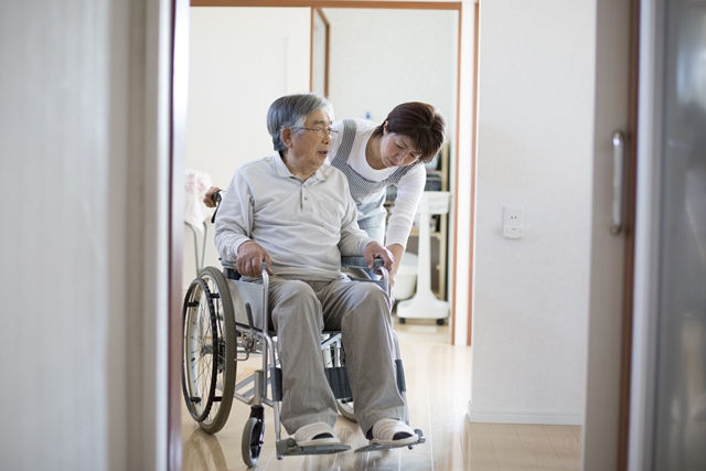在日本變老：長照設施如何成為人生最終的家？