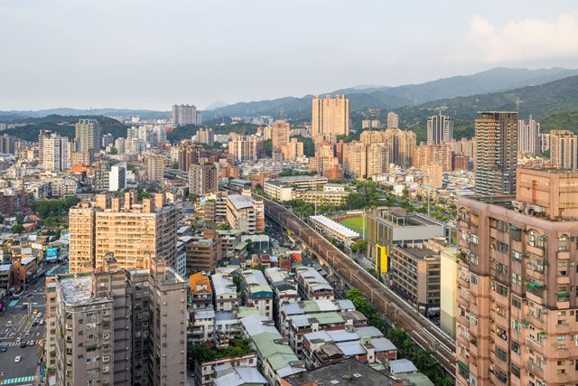住在台灣好難！高房價與租屋黑市，居住正義的出路在哪？