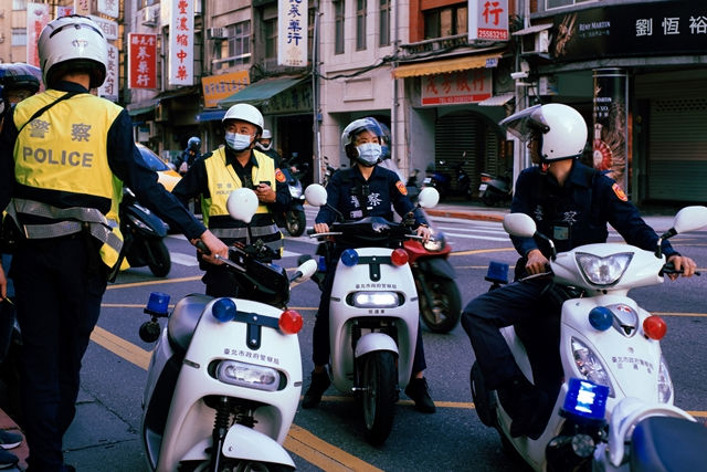 警察心聲：大家說我們是人民保姆，輪班值勤生活卻讓我們累到連自己都無法照顧……