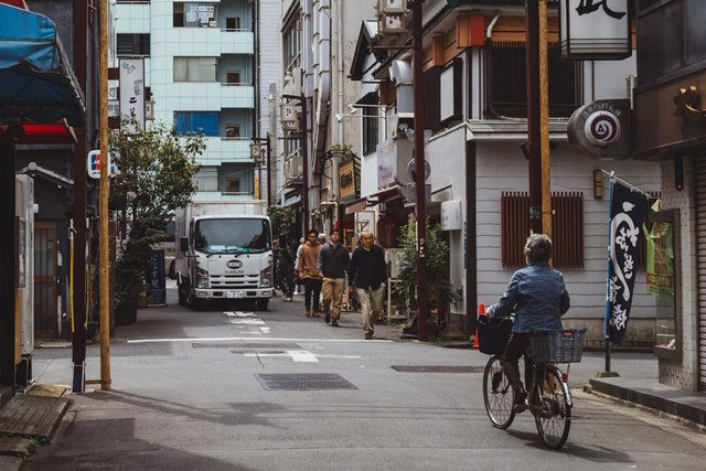 在日本最繁華的城市，那些覺得自己「還算幸福」的貧困者