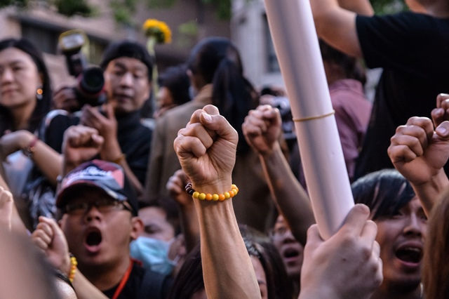 網路讓社會運動更發達了嗎？革命，還是要回到日常對話