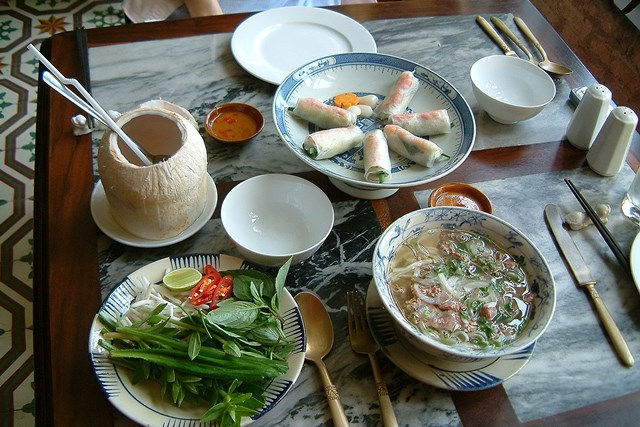 越南美食背後的故事：大家都愛吃狗肉？魚露竟是獨立建國推手？原來越南咖啡和巧克力超有名！