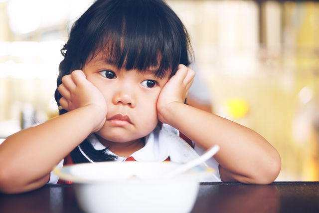 【投書】每餐都吃三色豆、老師一直換：這樣的幼教，怎能讓家長安心？