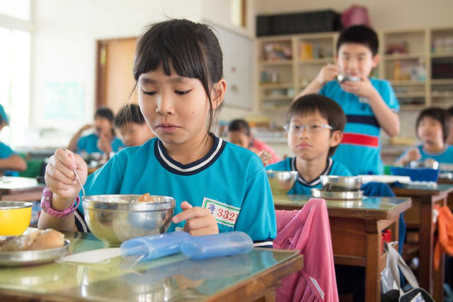 【投書】缺少專法管理的營養午餐，聽聽孩子們的心聲