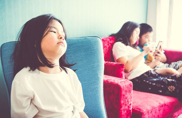 愛比較而自卑的孩子，如何重新找回自信？
