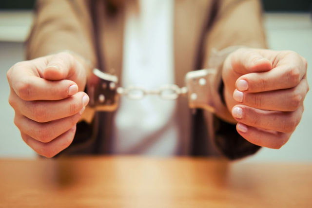 一個上銬的社工，就能解決所有社福疏漏？──台灣社工的集體創傷日