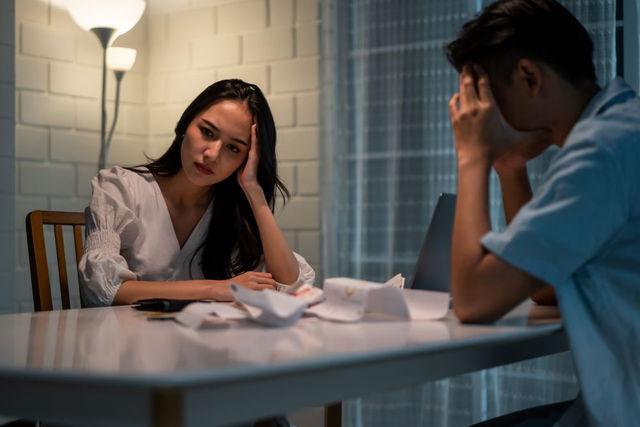 孤單的母親、沉默的父親……跨國婚姻家庭的樣貌百百種，每個人的故事都值得被尊重 作者 劉千萍主講 廖雲章訪
