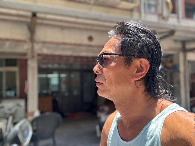 他為漁工送冬衣、學語言──澳底小漁村長出台灣男兒與移工間的善良風景