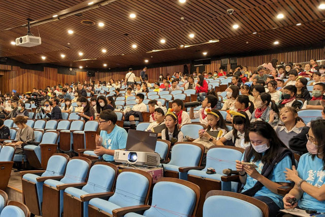 【投書】你的榮耀時刻是他的勞務剝削，請給老師合理的加班補償