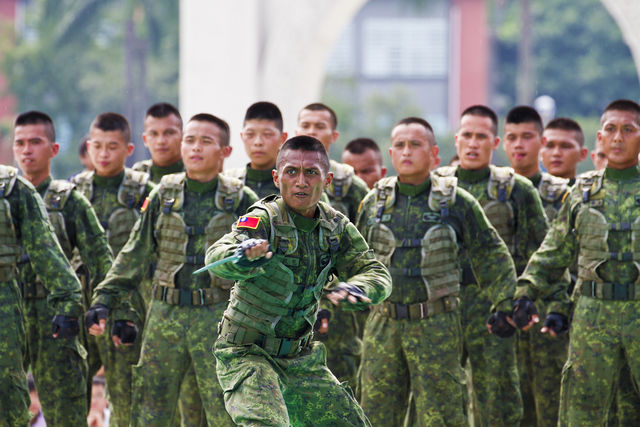 他們為何閃兵？被當「工具人」的軍隊與分崩離析的政治認同，台灣面臨的軍力危機