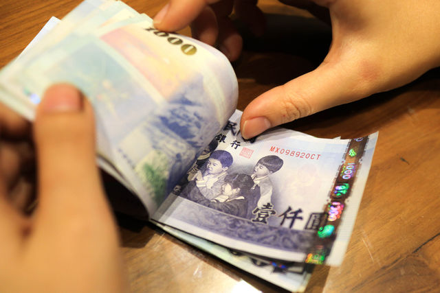 【投書】普發1萬元，排除大部分外籍工作者是否合理？