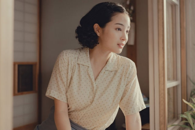 《群山淡景》：從愧疚長出的霧中夢境，包裹日本戰後的傷痛與迷離